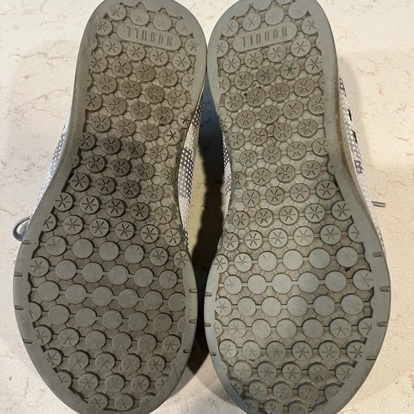 NoBull trainers size 8 with additional laces - Picture 5 of 5